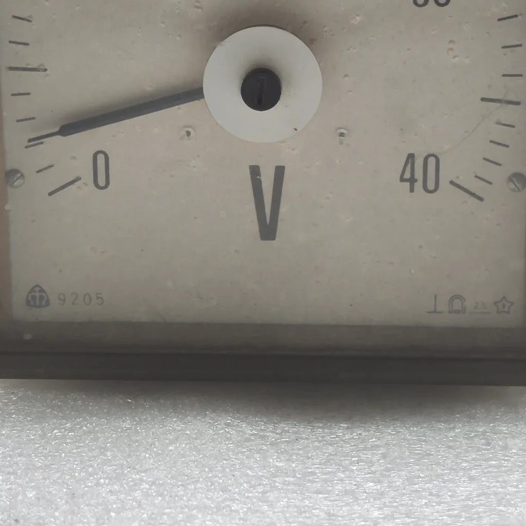 SPECIAL-T42 Panel Voltmeter 0-40V Class 2.5