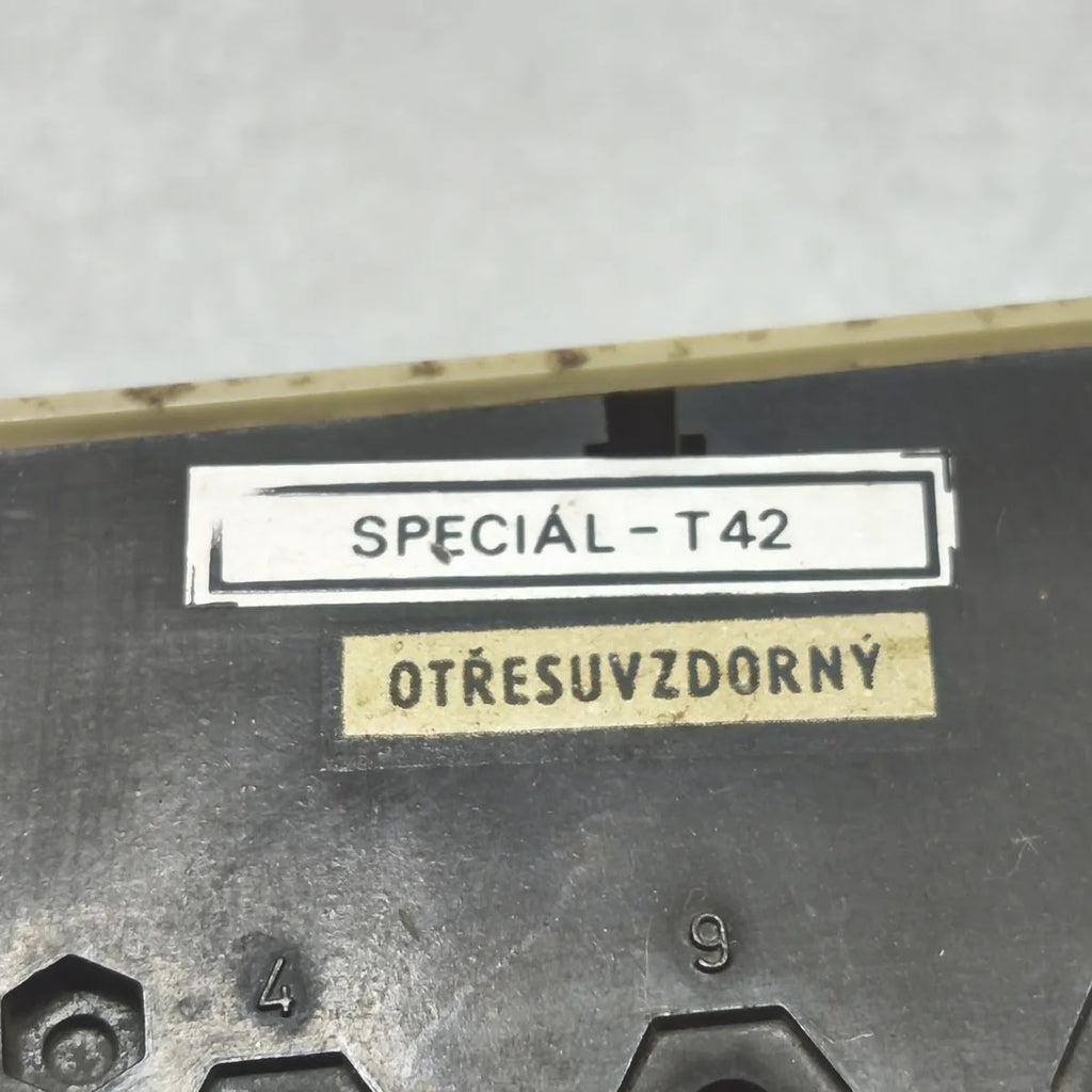 SPECIAL-T42 Panel Voltmeter 0-40V Class 2.5