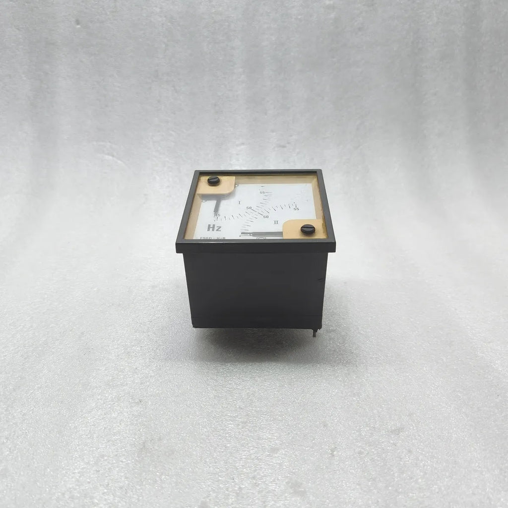 SHANGHAI YITAI F96D-HzB Double Frequency Meter 45-55Hz 380/100V