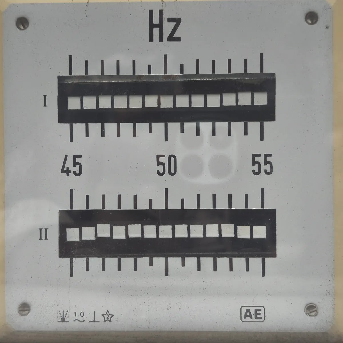 AE Double Vibrating Reed Frequency Meter 45-55Hz 110/220/440V