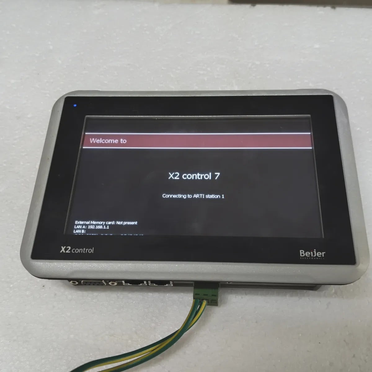 Beijer Electronics X2 control 7-B2 HMI Panel 630001805 24VDC LAN A/B COM Rev 1