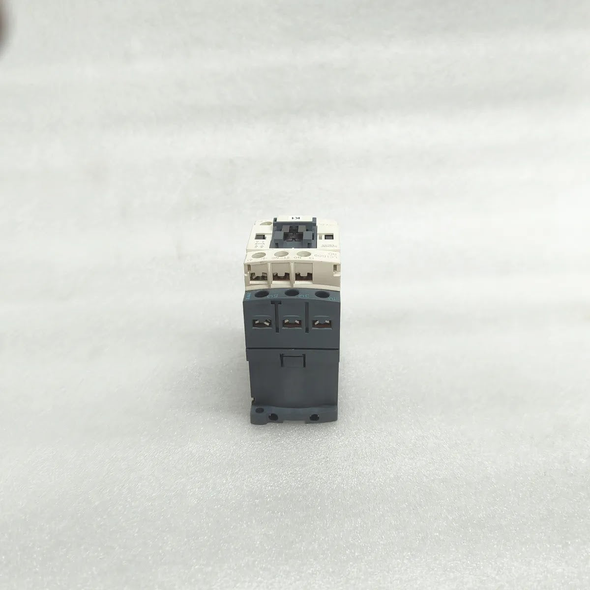 S Electric LC1D09BD Contactor 9A 690V 24V DC Coil 3-Pole IEC/EN 60947-4-1