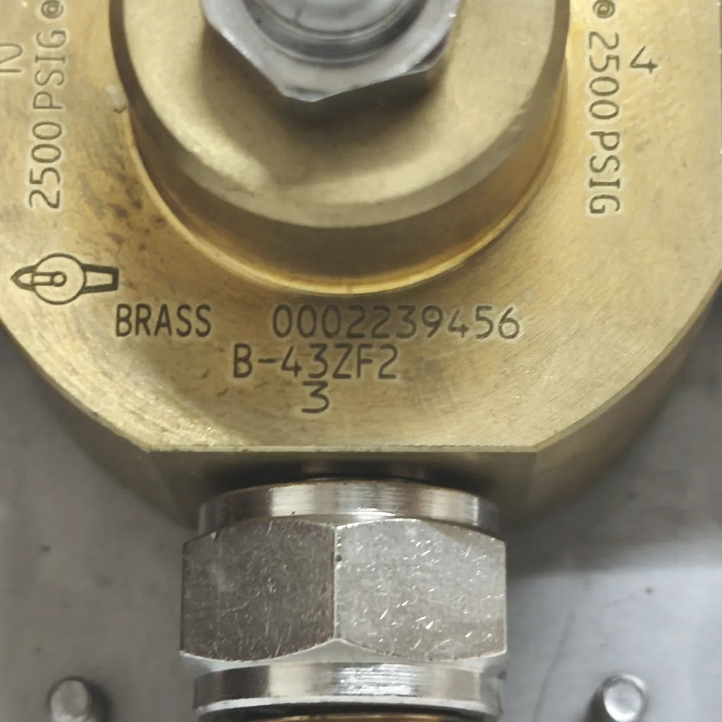 Swagelok B-43ZF2 Brass 3-Way Ball Valve 2500 PSIG @ 100F Panel Mount SPAN