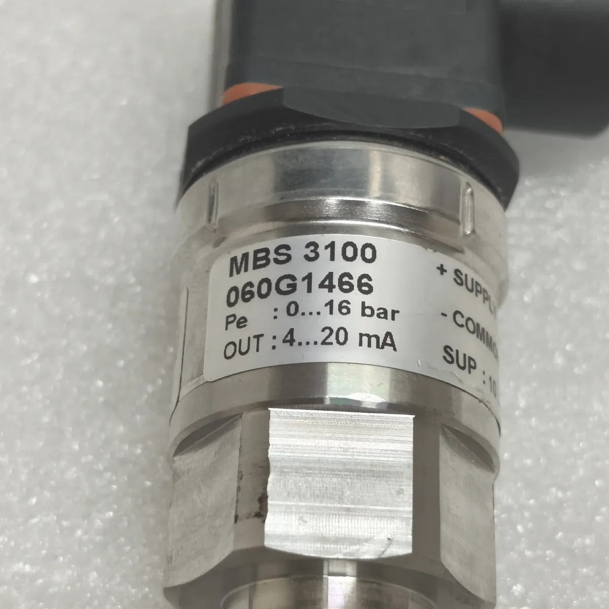 DANFOSS MBS 3100 060G1466 PRESSURE TRANSMITTER 0...16 bar 4...20 mA 10...32 V