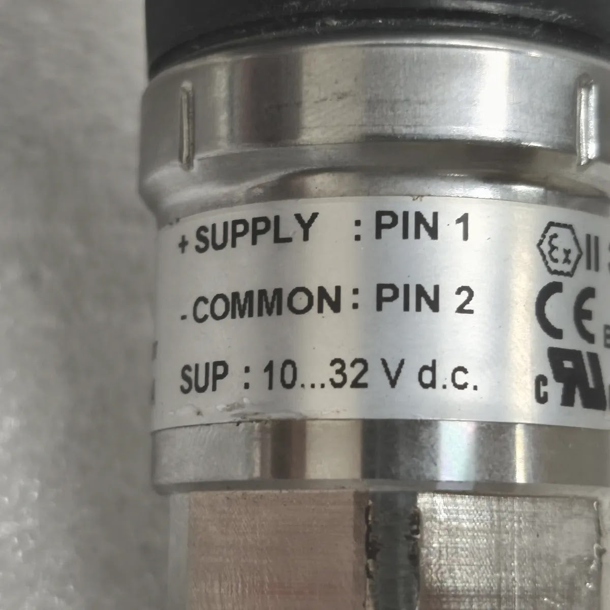 DANFOSS MBS 3100 060G1466 PRESSURE TRANSMITTER 0...16 bar 4...20 mA 10...32 V