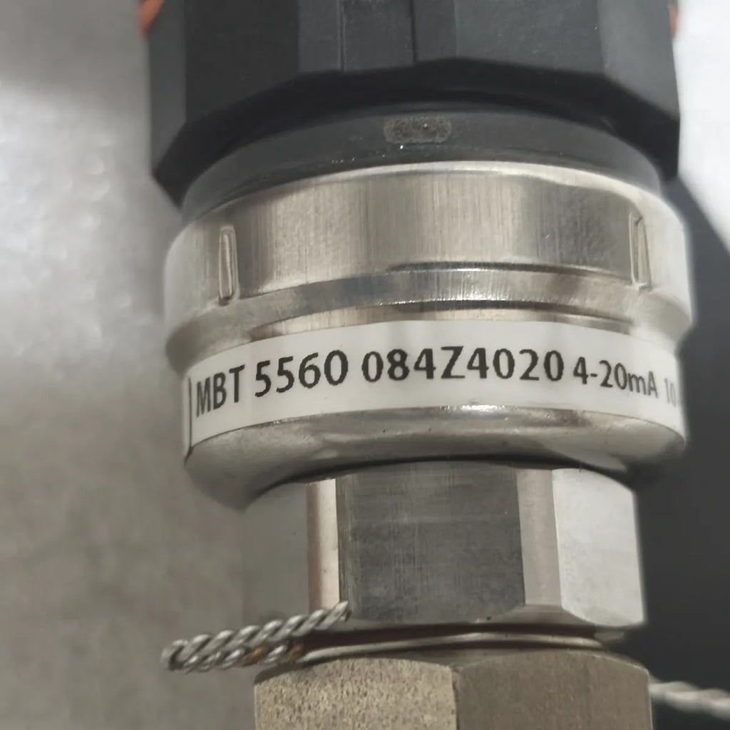 DANFOSS MBT 5560 084Z4020 TEMPERATURE TRANSMITTER 4-20mA 10-32V DC 0 TO +100°C