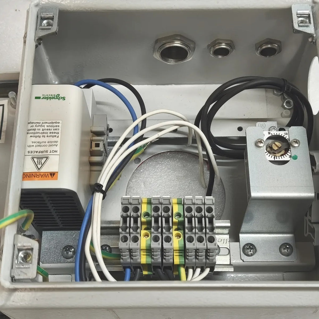 NEWTRONIC 5620-0039 FEED AIR TEMPERATURE SWITCH ENCLOSURE 254/440V 2kW IP66 IK10
