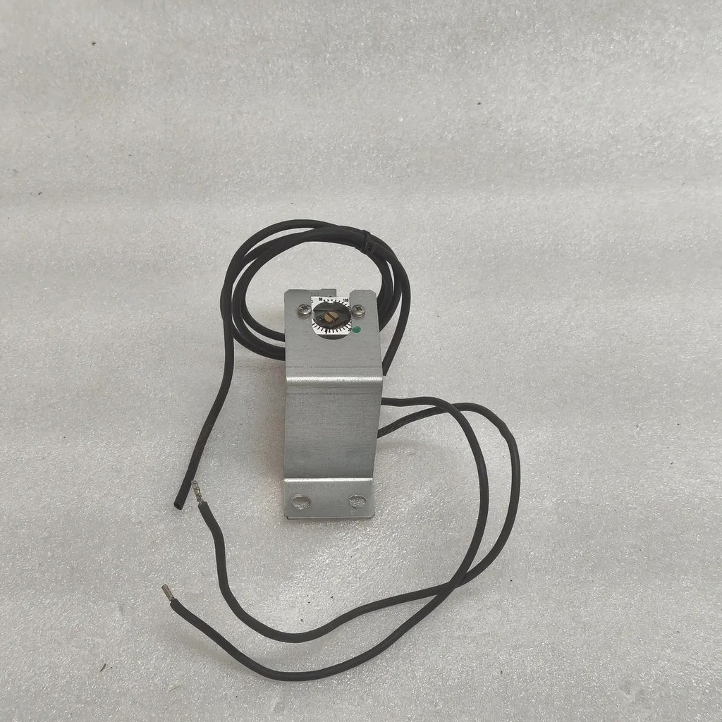NEWTRONIC 5620-0039 FEED AIR TEMPERATURE SWITCH ENCLOSURE 254/440V 2kW IP66 IK10