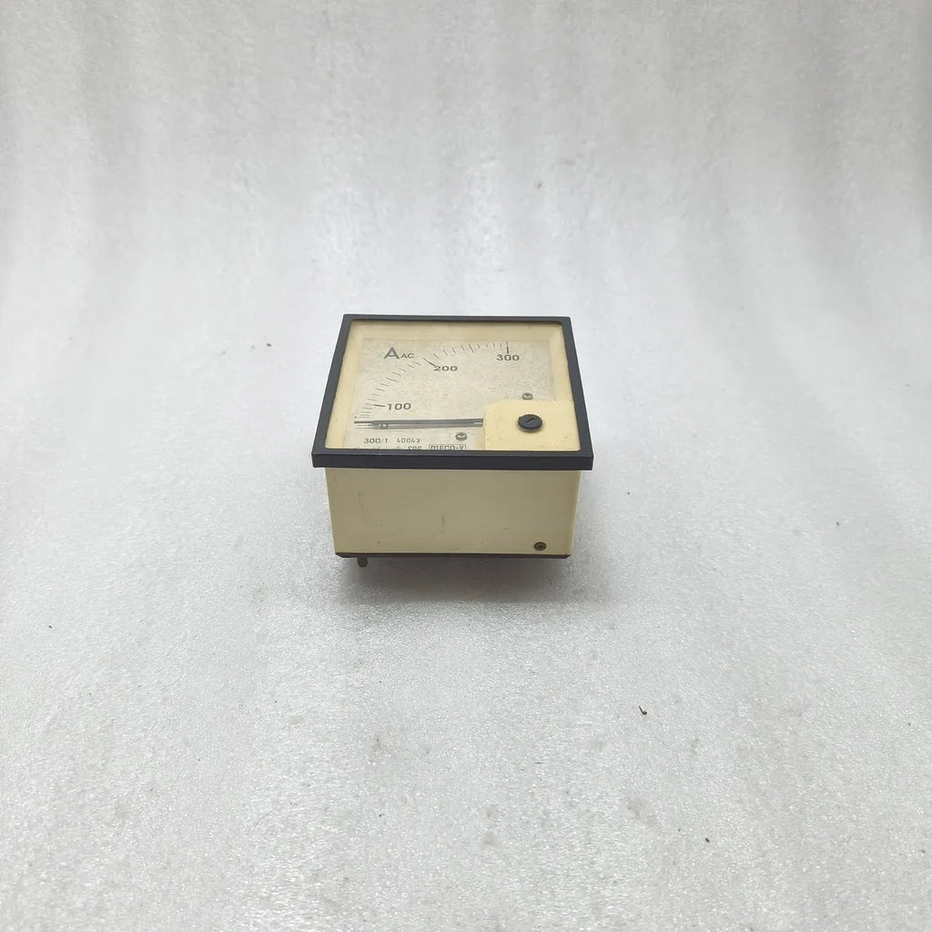 MECO-V S96 Moving Iron Panel Ammeter 0-300A 300/1A