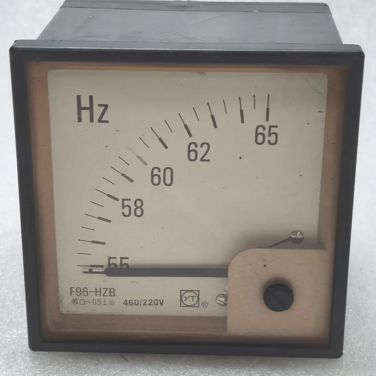 SHANGHAI YITAI F96-HZB Panel Frequency Meter 55-65Hz 460/220V