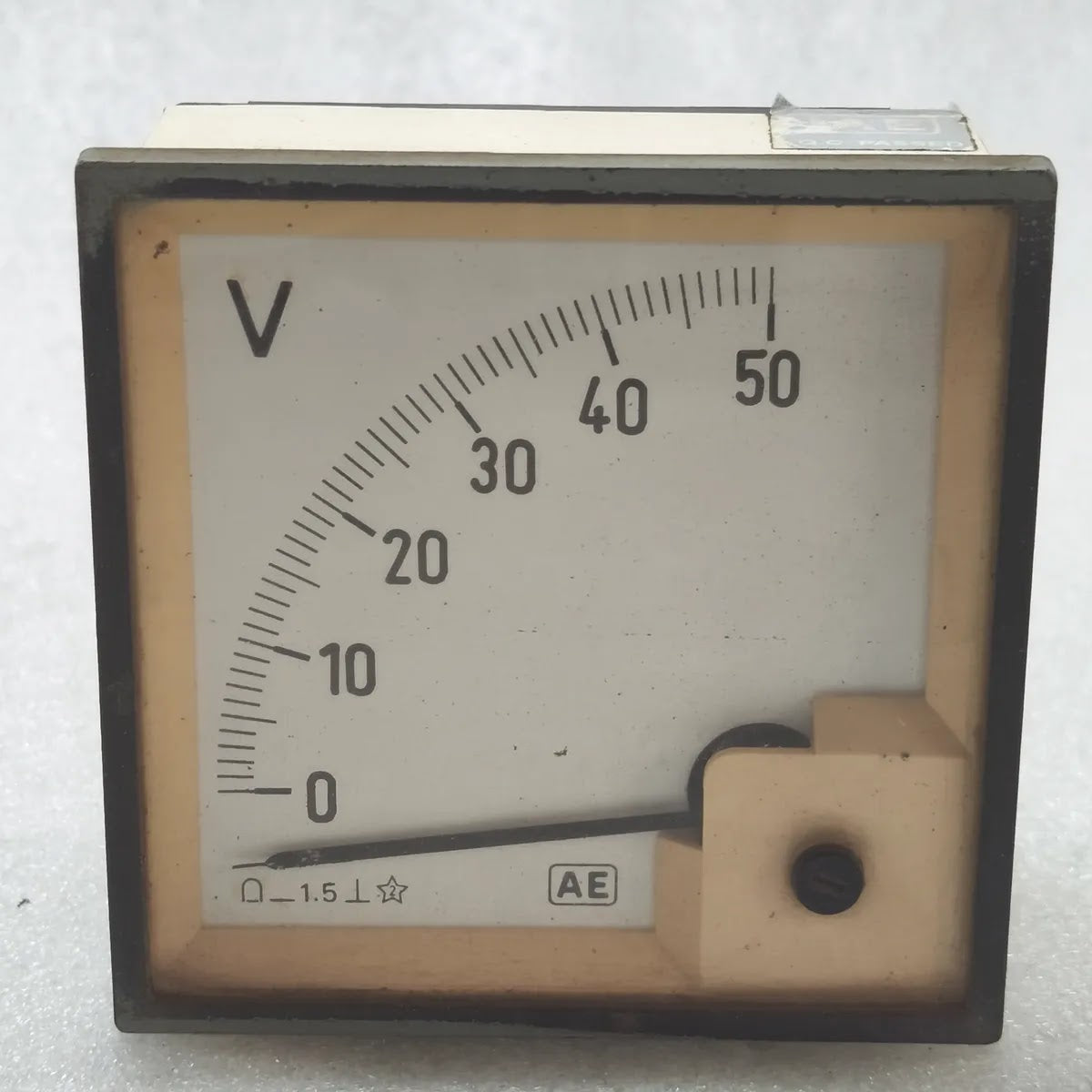 AE AUTOMATIC ELECTRIC Analog Panel Voltmeter 0-50V DC Class 1.5