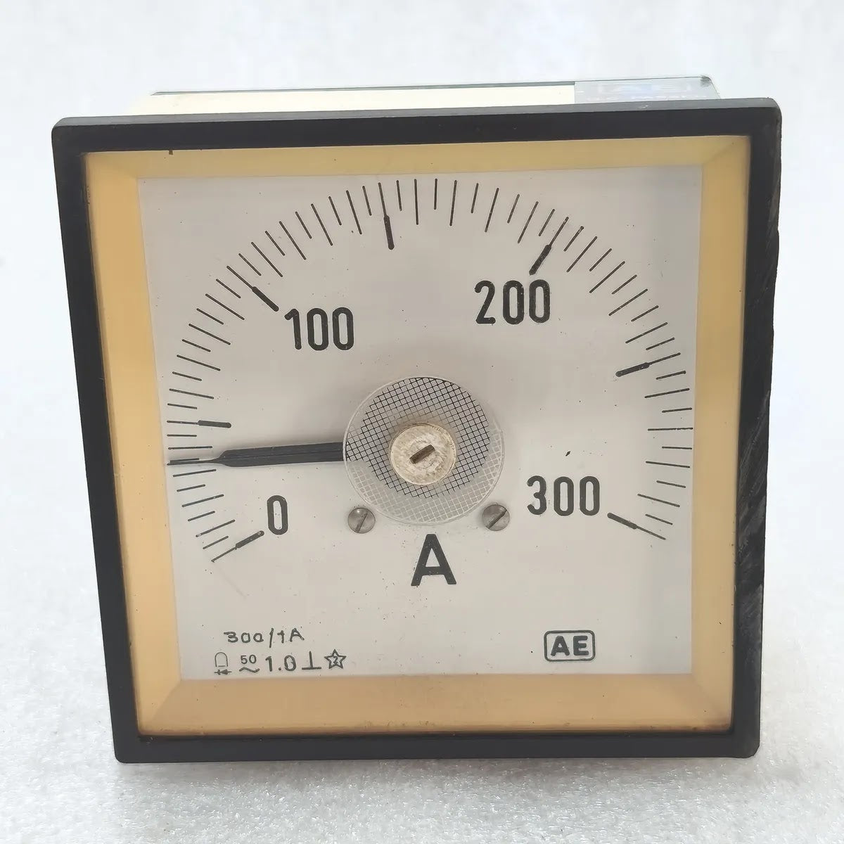AE AUTOMATIC ELECTRIC Moving Iron Ammeter 0-300A 300/1A Analog Panel Meter