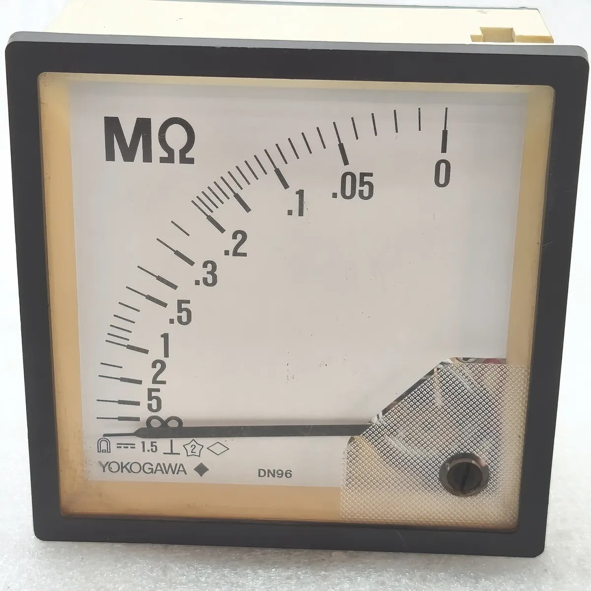 YOKOGAWA 237937/CJ DN96 Megohm Meter 0-∞MΩ AC 400V