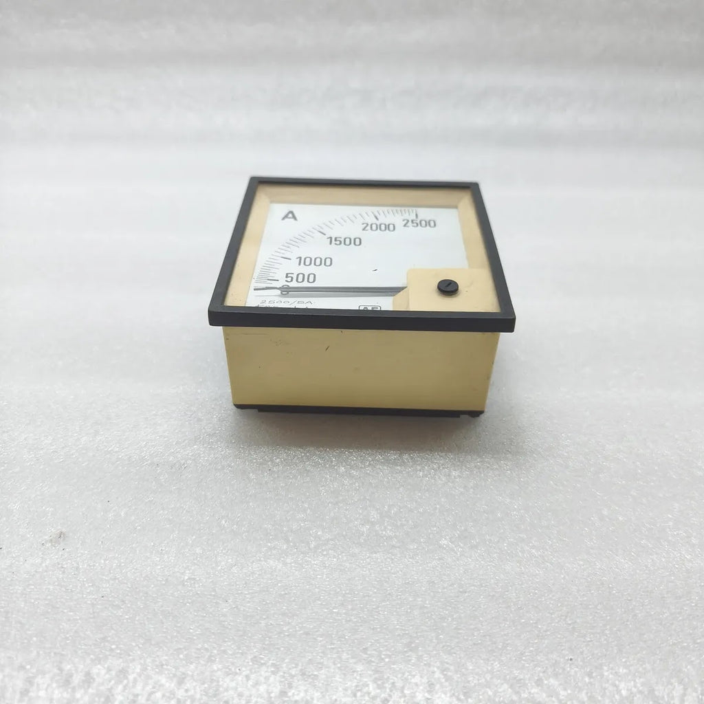 AE AUTOMATIC ELECTRIC 2500/5A Analog Panel Ammeter 0-2500A 50-60Hz