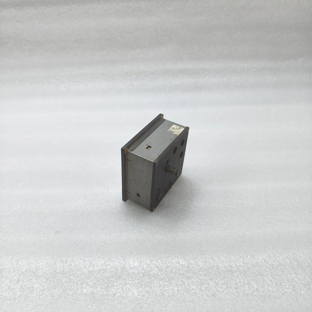 SACI Moving Iron Panel Ammeter 30/5A 0-30A