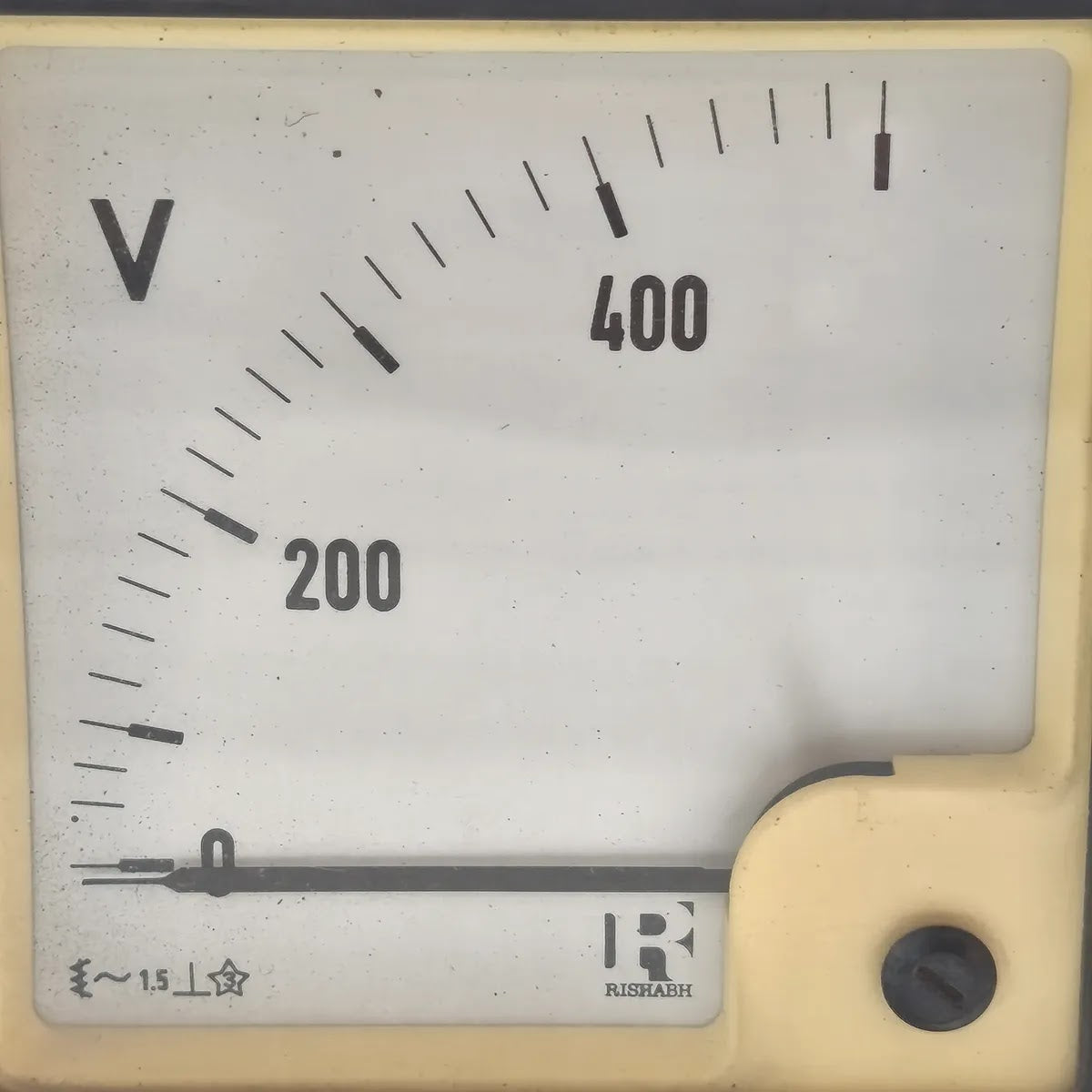 RISHABH Analogue AC Voltmeter 0-500V Class 1.5 Panel Meter