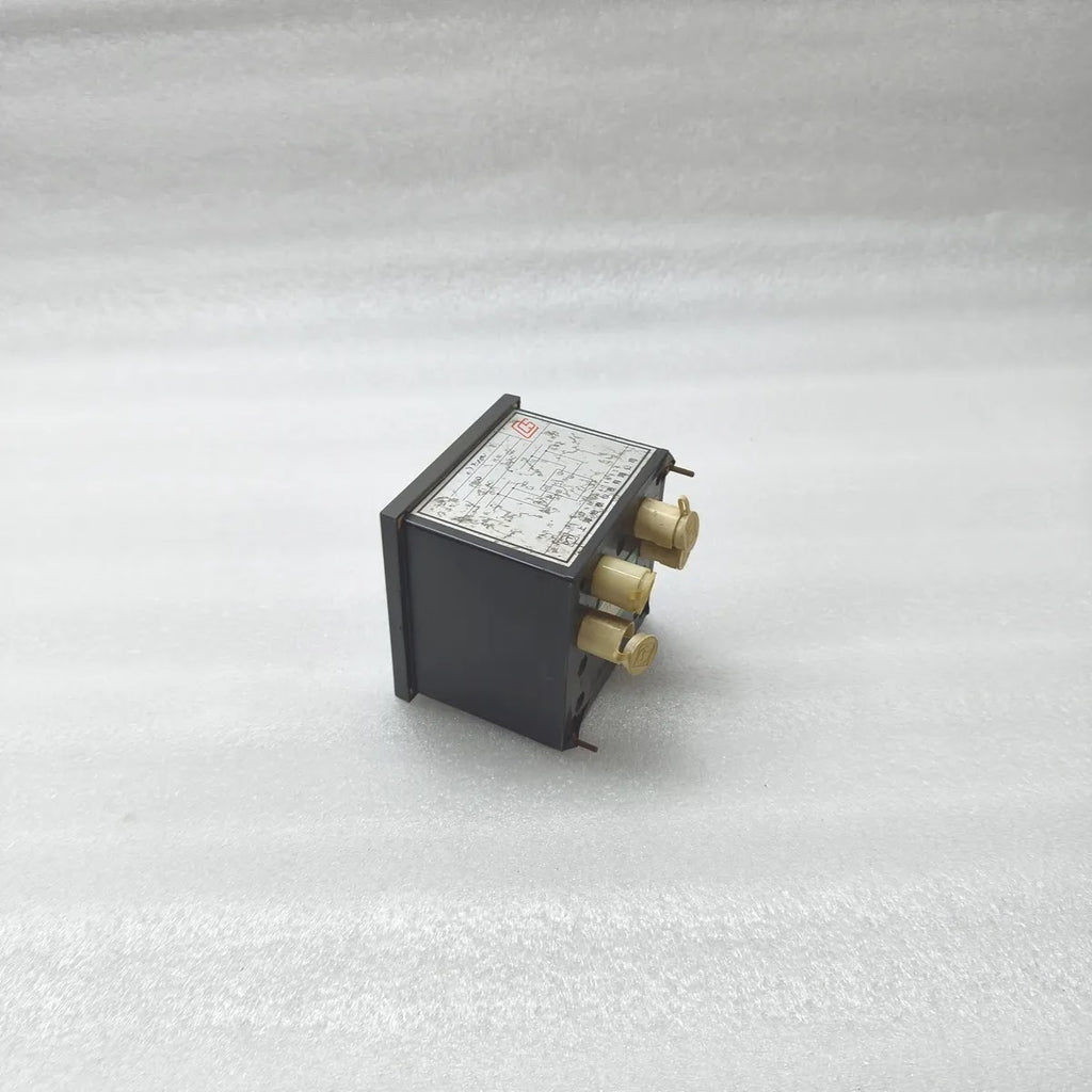 YITAI F96D-ACB Double Voltmeter 0-500V 380/100V