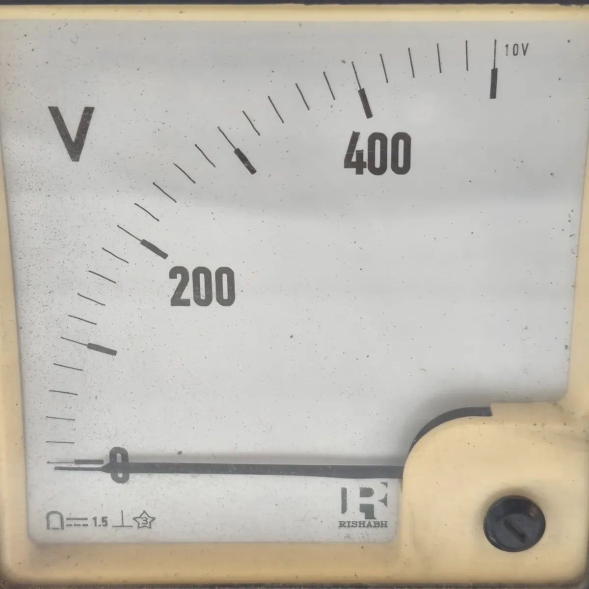 RISHABH Analog Panel Voltmeter 0-500V Scale 10V DC Input