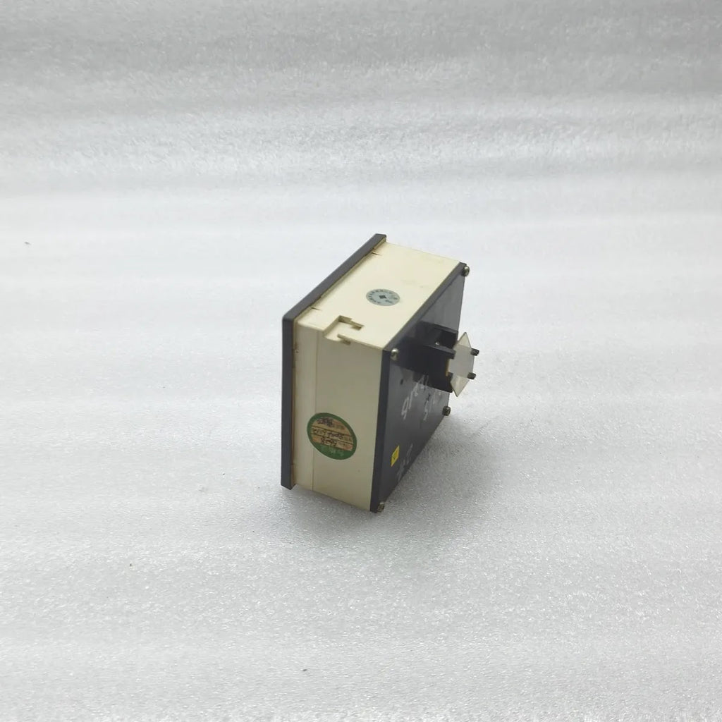 YOKOGAWA DN96A81/CJ Frequency Meter 45-55Hz 100V