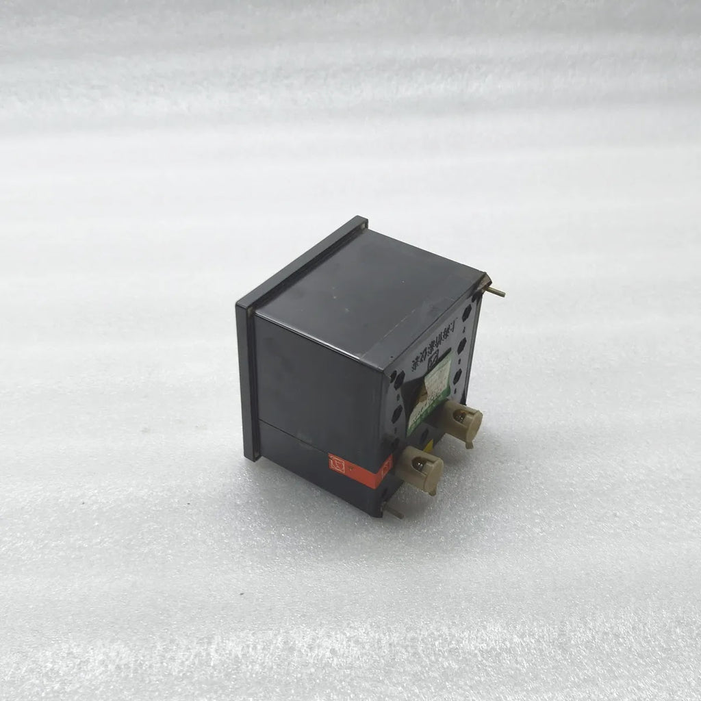 SHANGHAI YITAI F96-ACB Voltmeter 0-300V AC Analog Panel Volt Meter