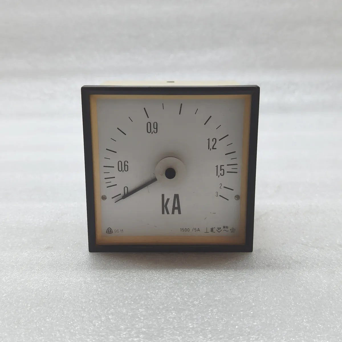 SPECIAL T42 Analogue Panel Ammeter 0-3kA 1500/5A