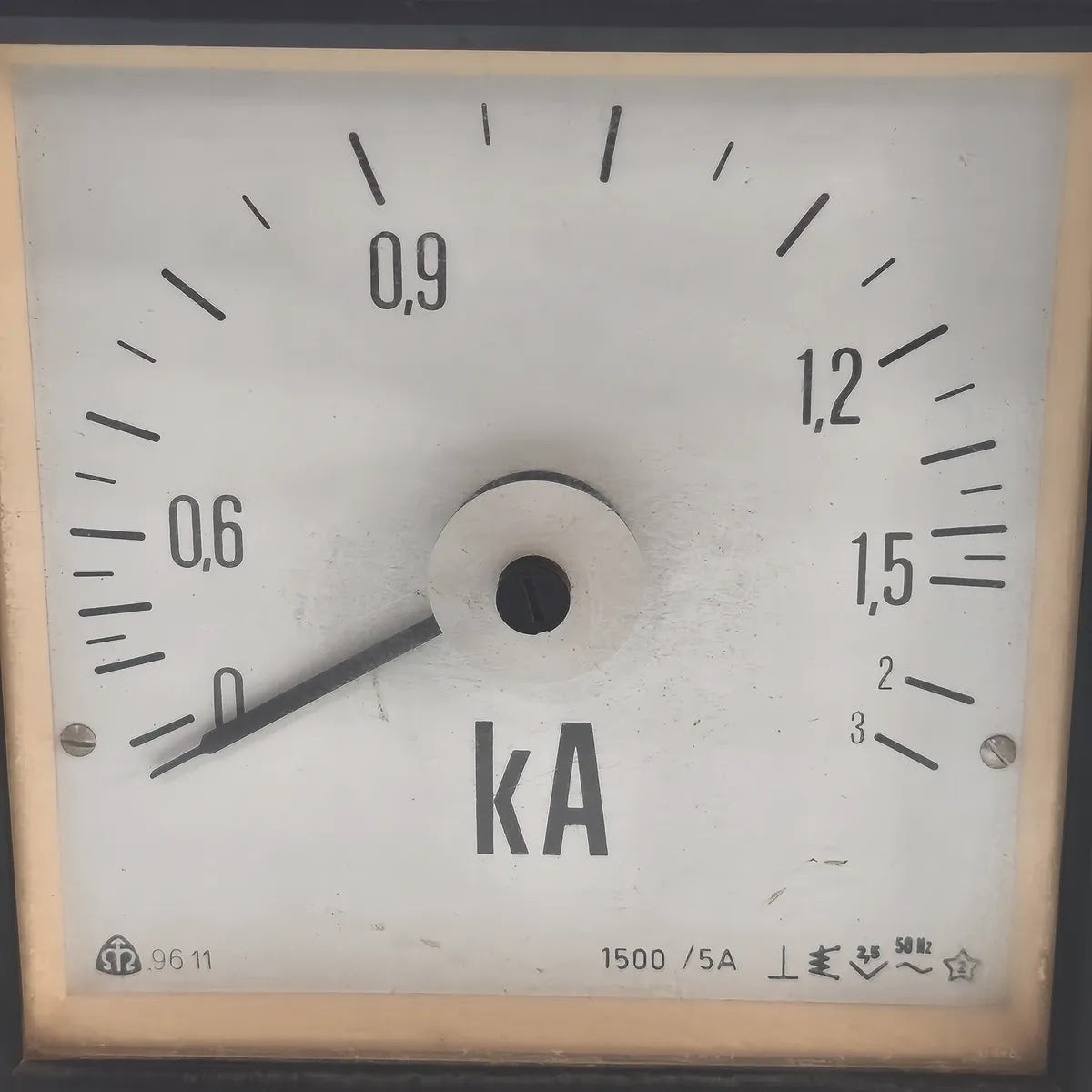 SPECIAL T42 Analogue Panel Ammeter 0-3kA 1500/5A