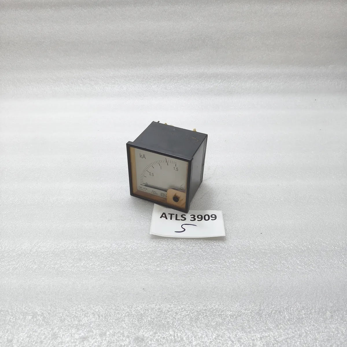 YT F96-ACB Analog Panel Ammeter 0-1.5kA 1.5k/5A 60Hz