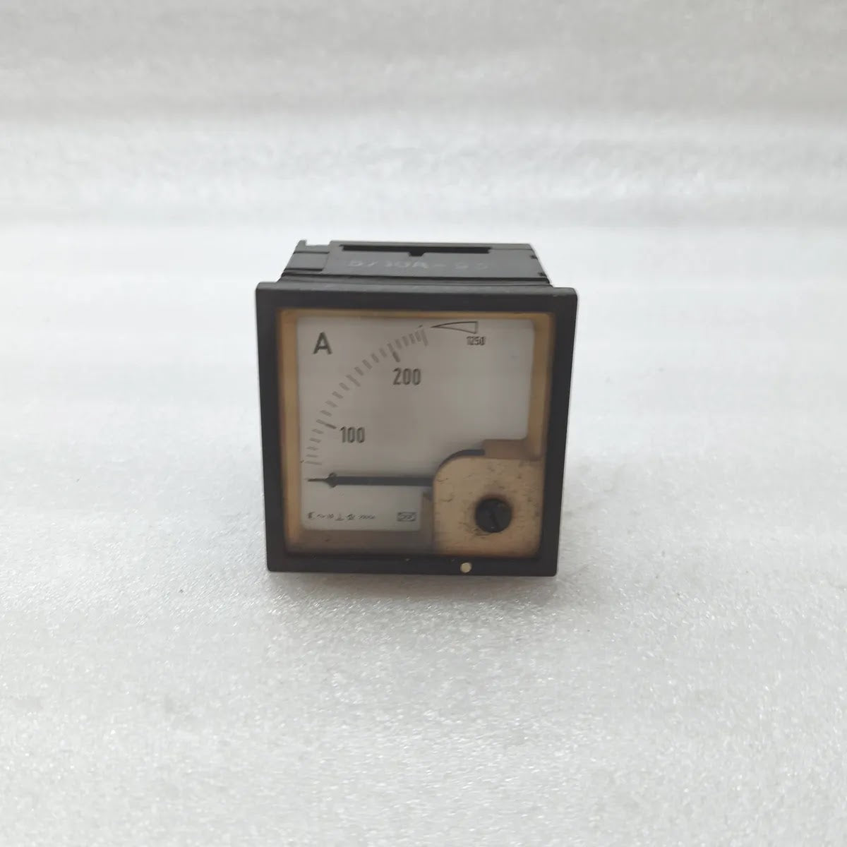 DEIF 5/10A-93 Moving Iron Panel Ammeter 0-250A 250/5A
