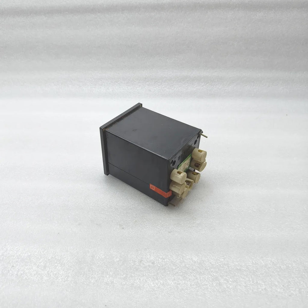 SHANGHAI YITAI F96-VarB Reactive Power Meter 0-1000kVar 460/220V