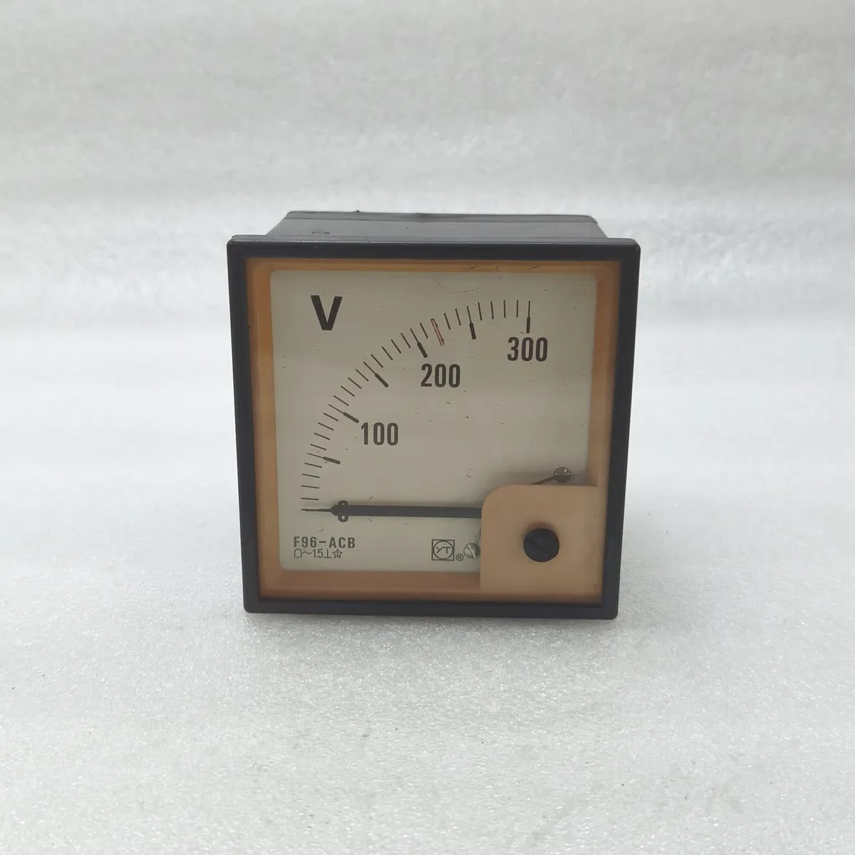 SHANGHAI YITAI F96-ACB AC Panel Voltmeter 0-300V