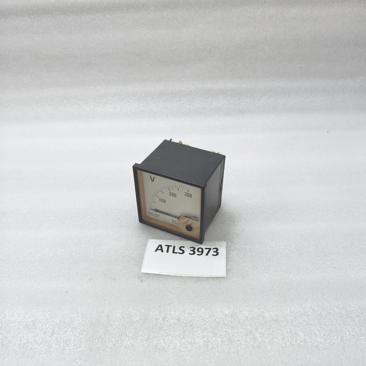 SHANGHAI YITAI F96-ACB AC Panel Voltmeter 0-300V