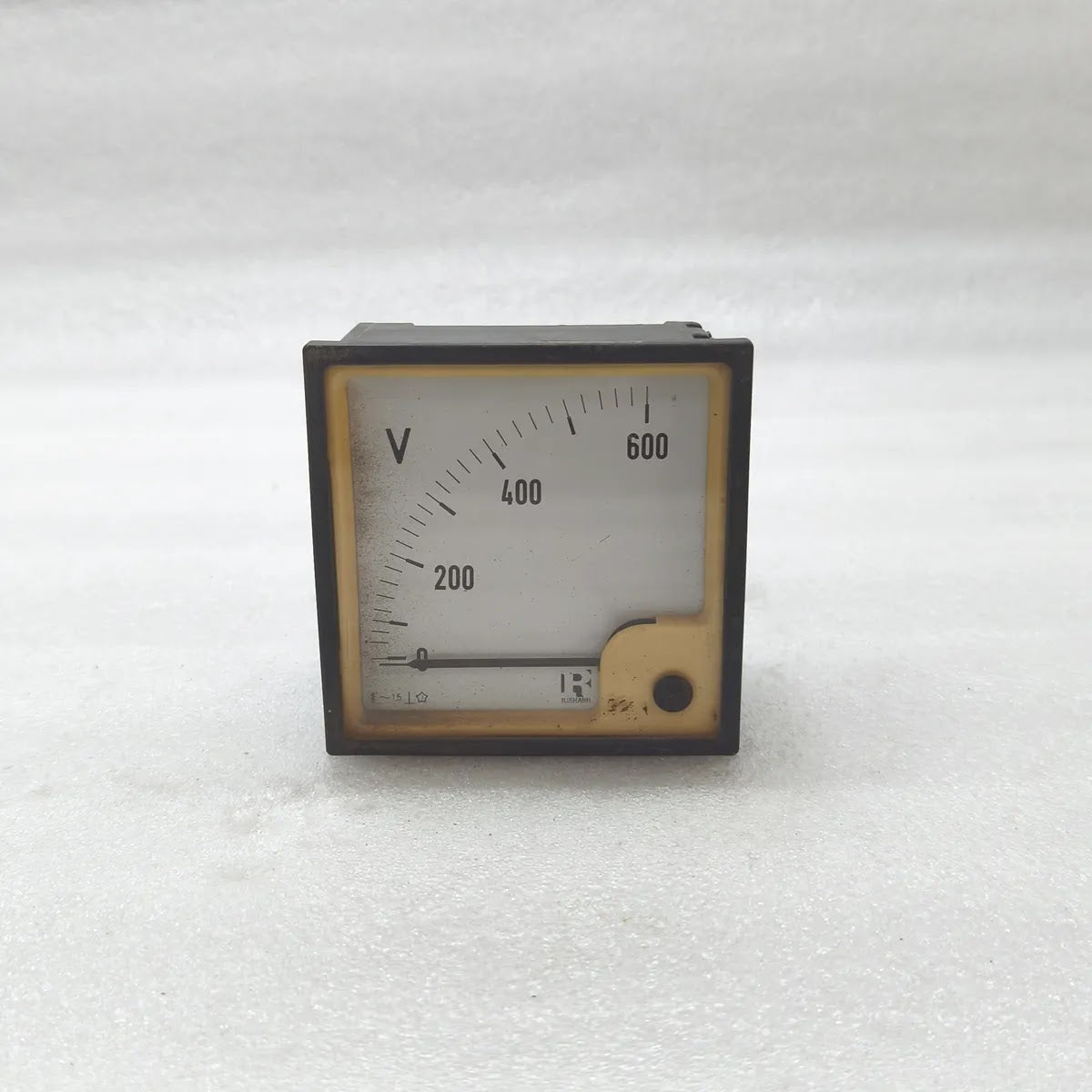 RISHABH Analogue Panel Voltmeter 0-600V AC