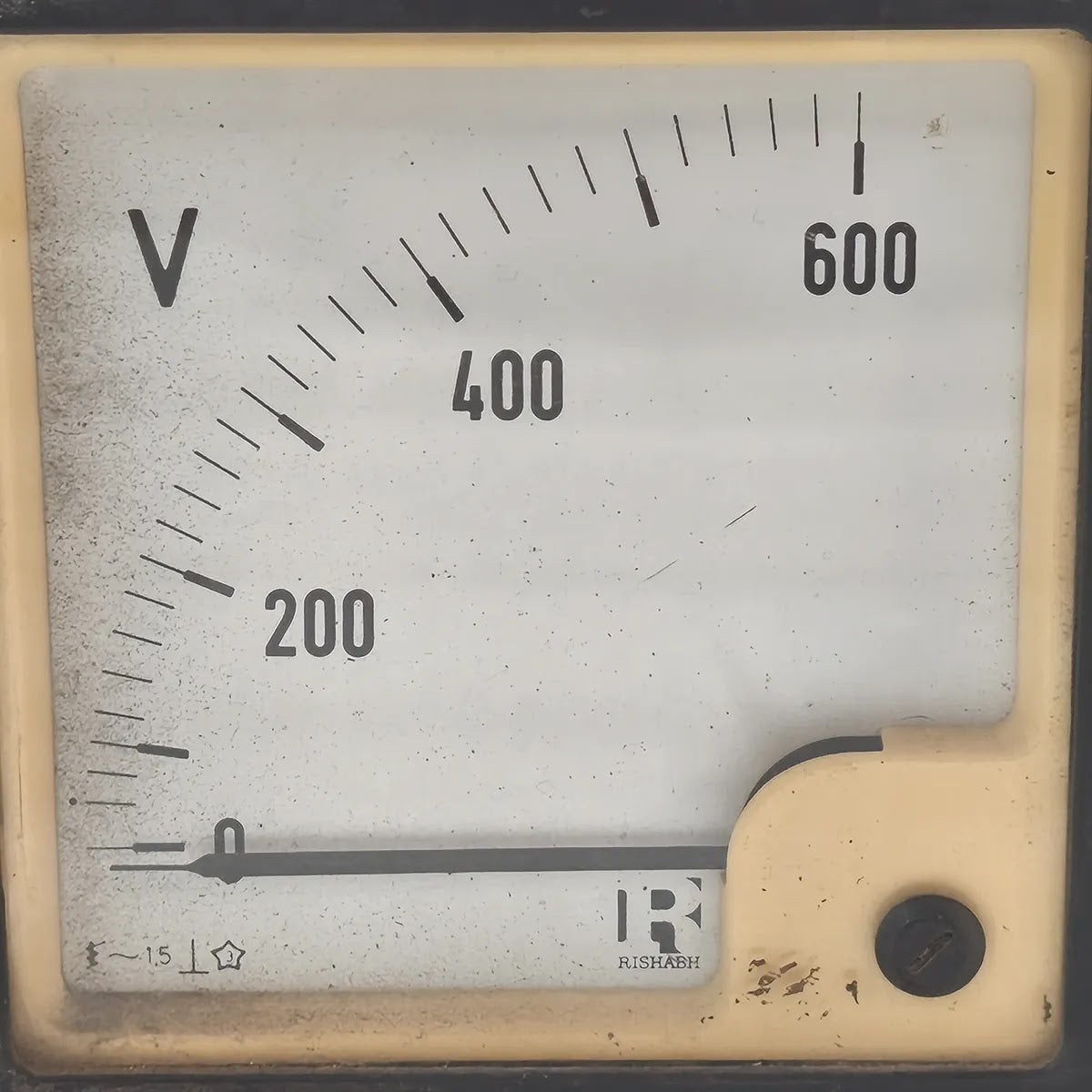 RISHABH Analogue Panel Voltmeter 0-600V AC