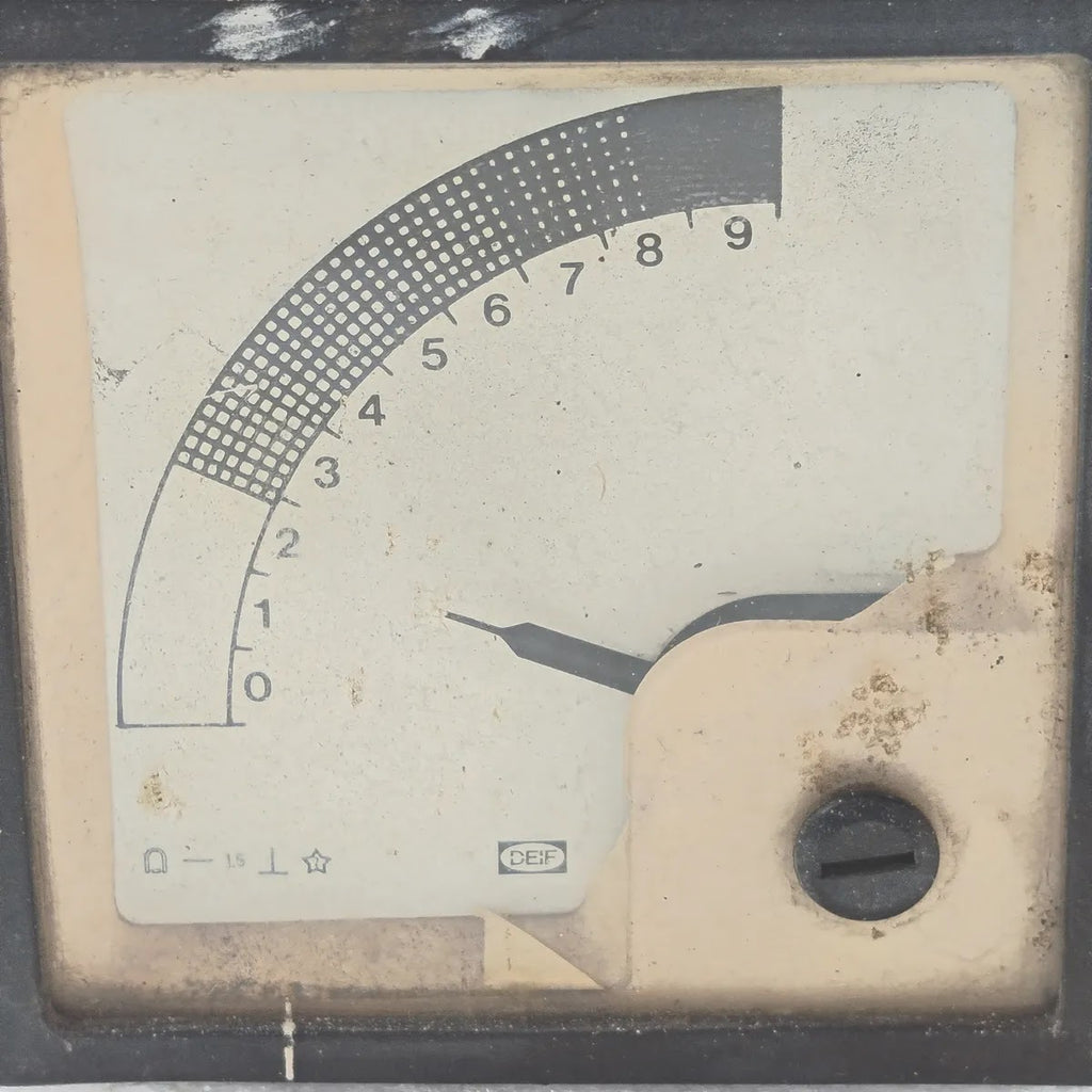 DEIF Quadratic Analogue DC Panel Meter 0-9 Scale Class 1.5