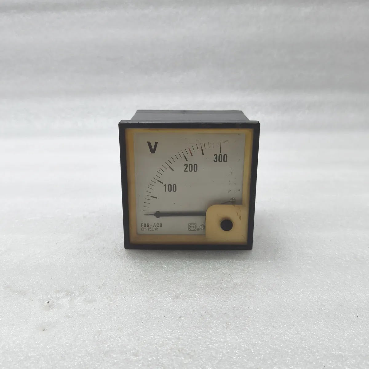 SHANGHAI YITAI F96-ACB Analog Panel Voltmeter 0-300V AC