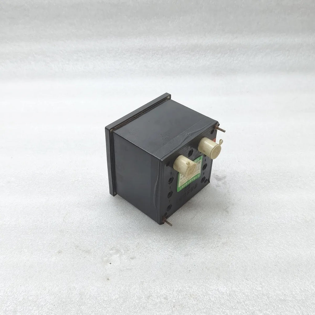SHANGHAI YITAI F96-ACB Analog Panel Ammeter 1.5kA/5A 60Hz