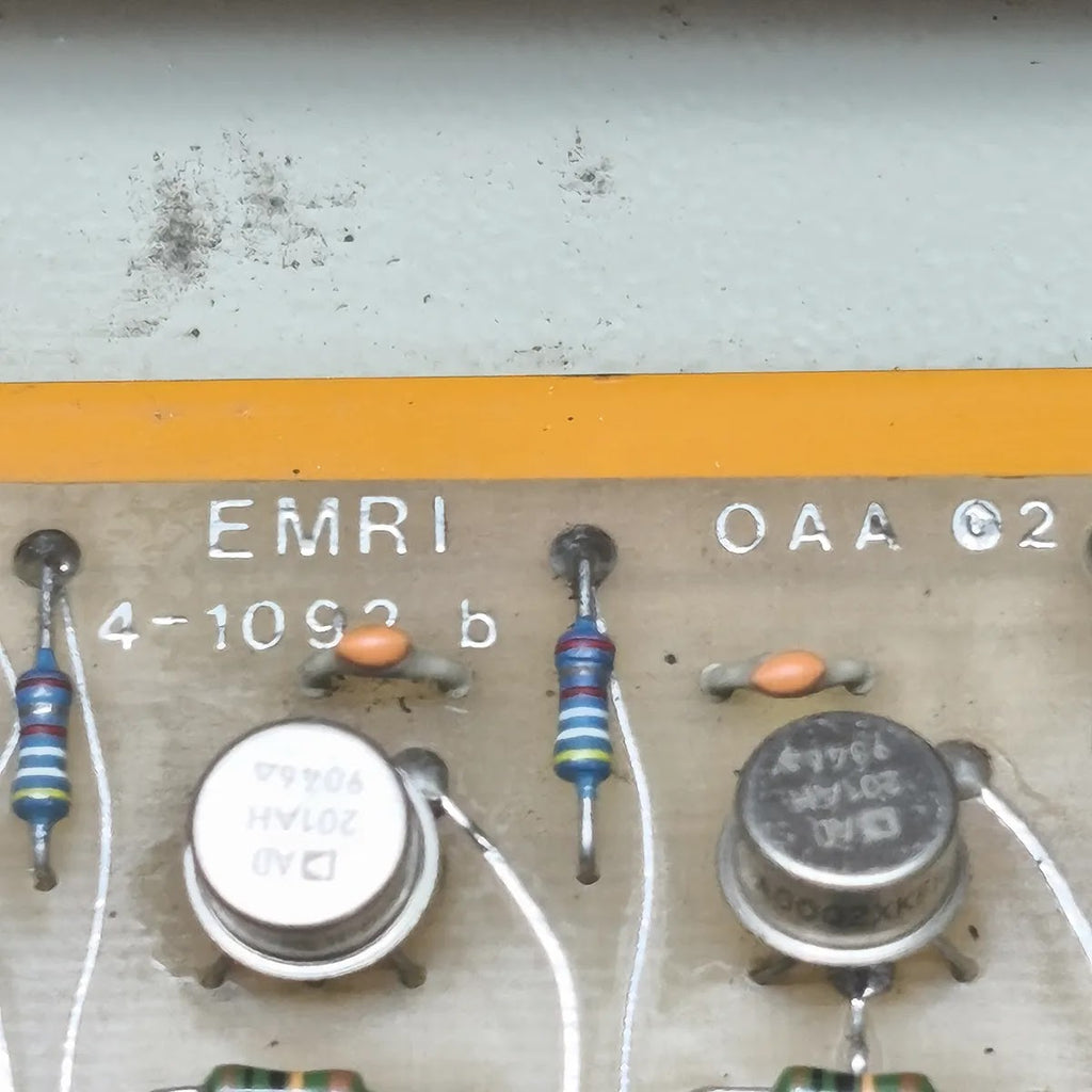 EMRI CXC10 Accelerometer Amplifier Supply Box 220VAC
