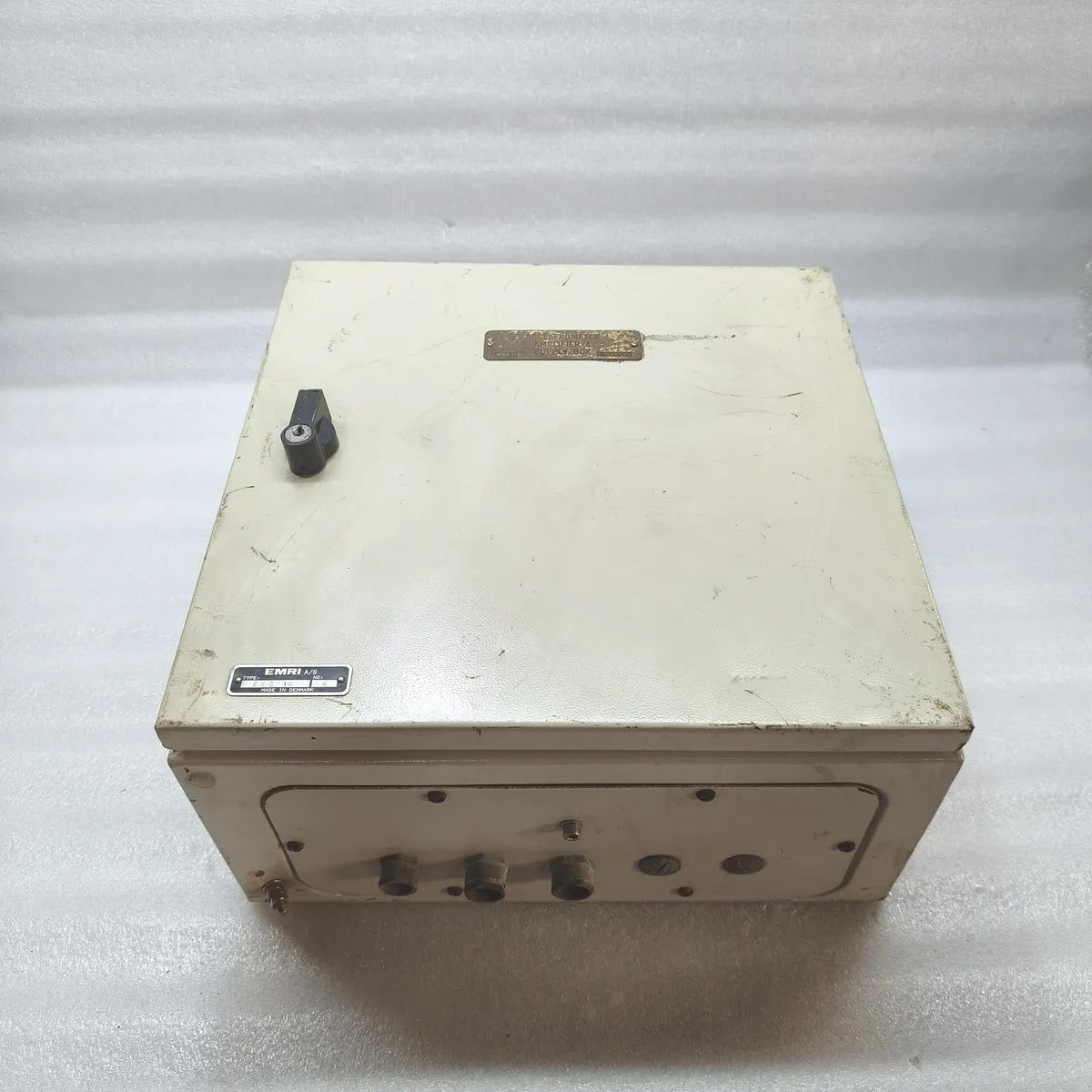 EMRI CXC10 Accelerometer Amplifier Supply Box 220VAC