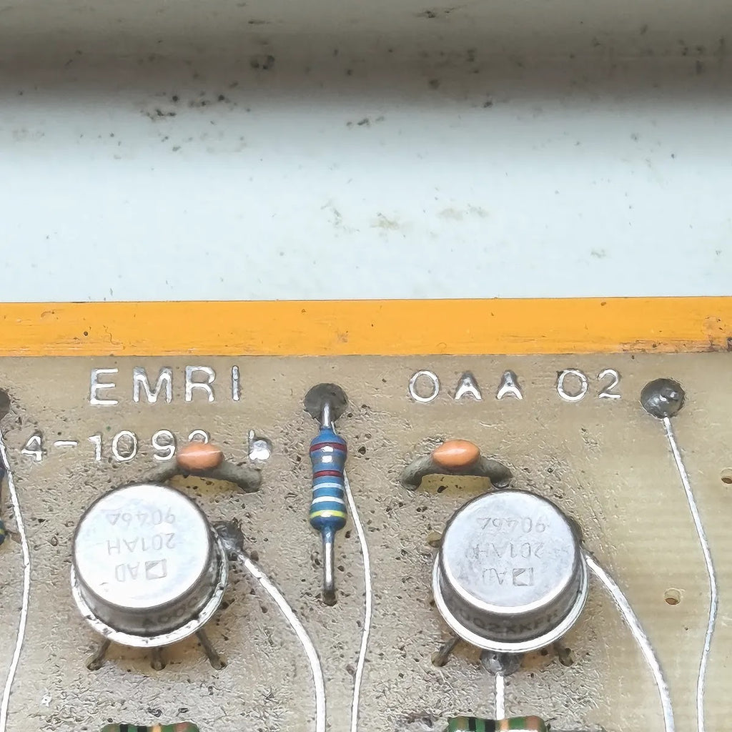 EMRI CXC10 Accelerometer Amplifier Supply Box 220VAC