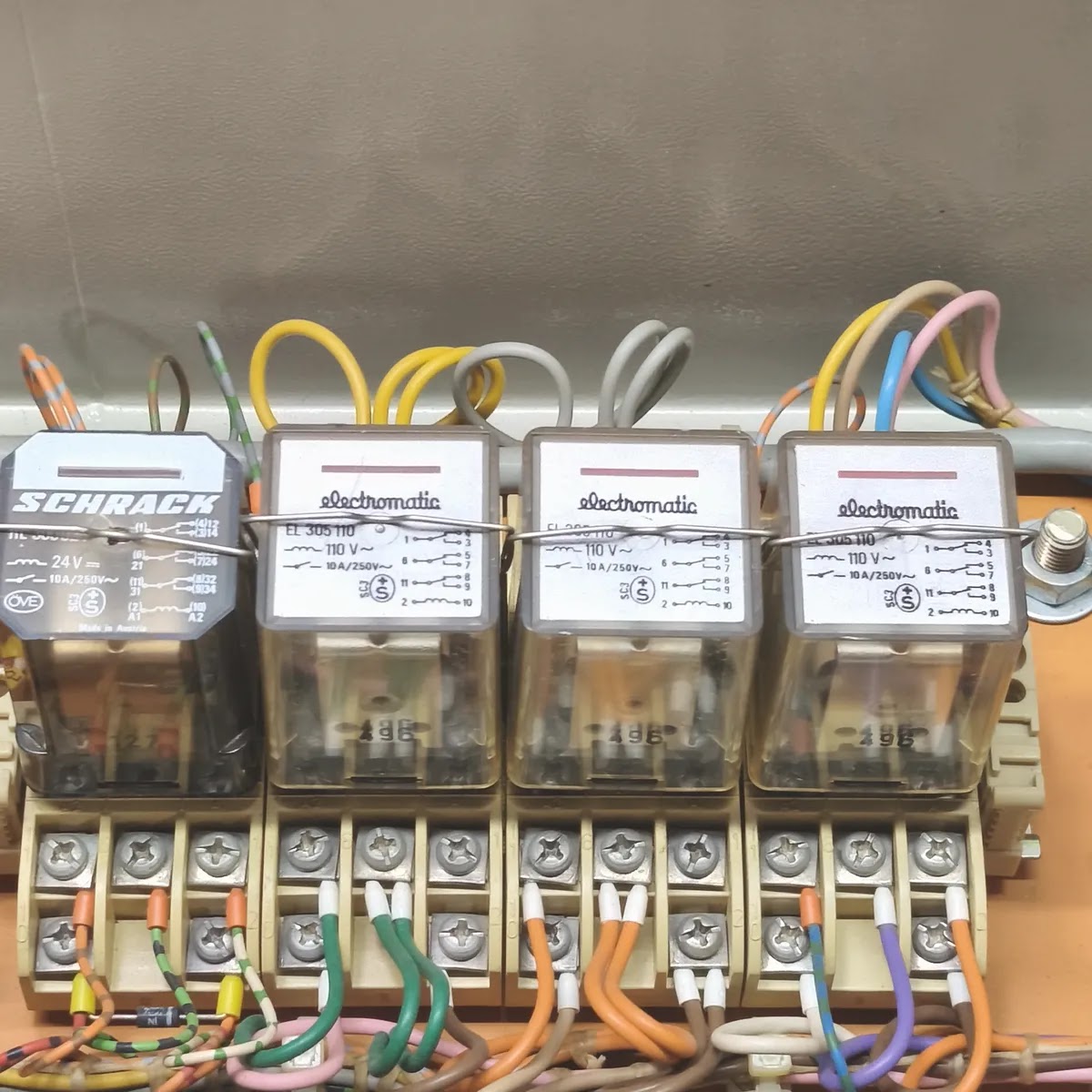 EMRI ASU31 Analog Servo Unit 110V
