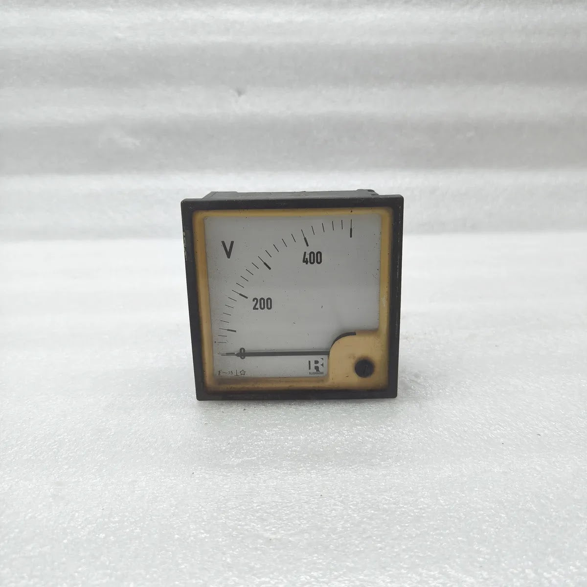 RISHABH Moving Iron Panel Voltmeter 0-500V AC