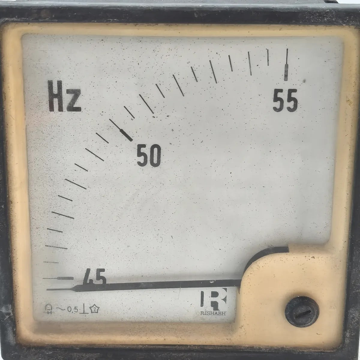RISHABH Analogue Panel Frequency Meter 45-55Hz