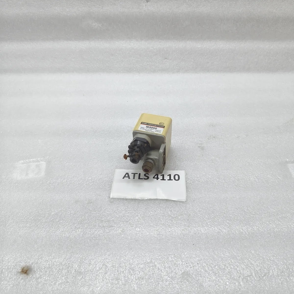 SMC IS3000 Pressure Switch 0.1-0.7MPa