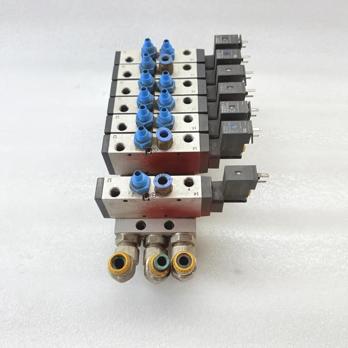 PARKER P2LBX512ESNXXX + P2E-KV32C Solenoid Valve Manifold 24V DC 10 Bar