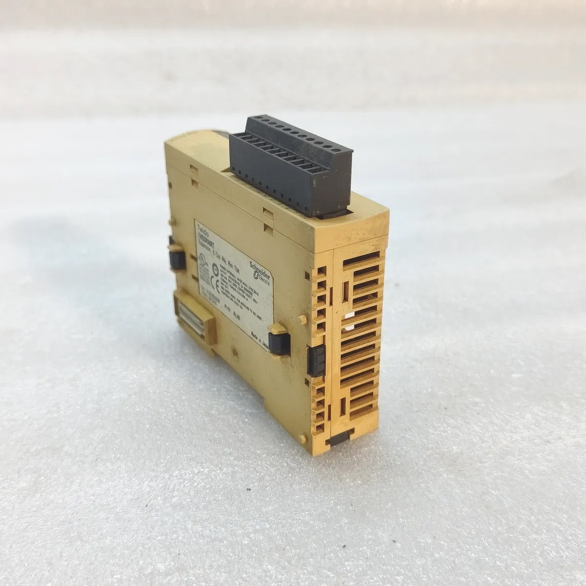 S Electric TWDDRA8RT Twido Relay Output Module 8 Outputs 2A