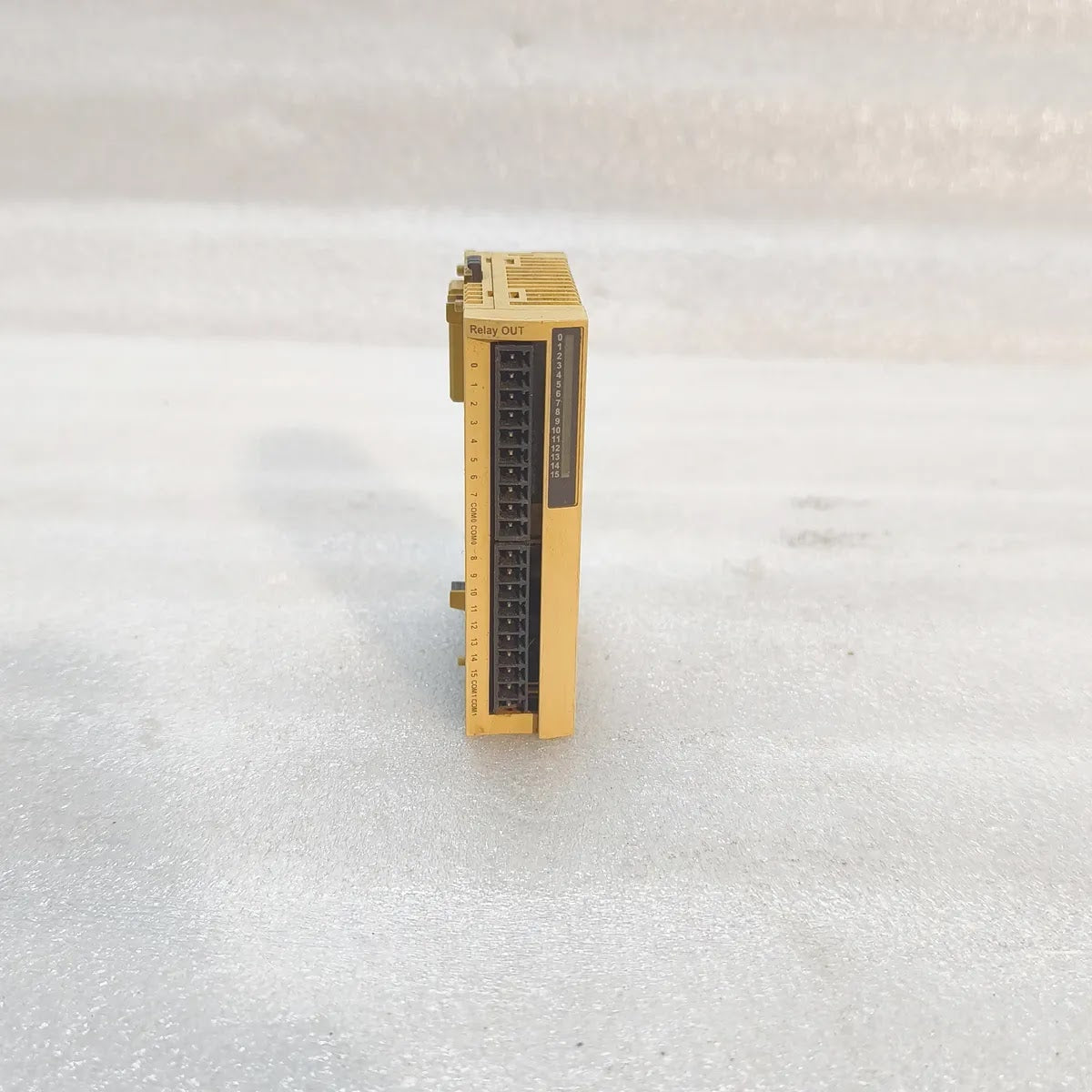 S Electric TWDDRA16RT Twido Relay Output Module 16 Outputs 2A