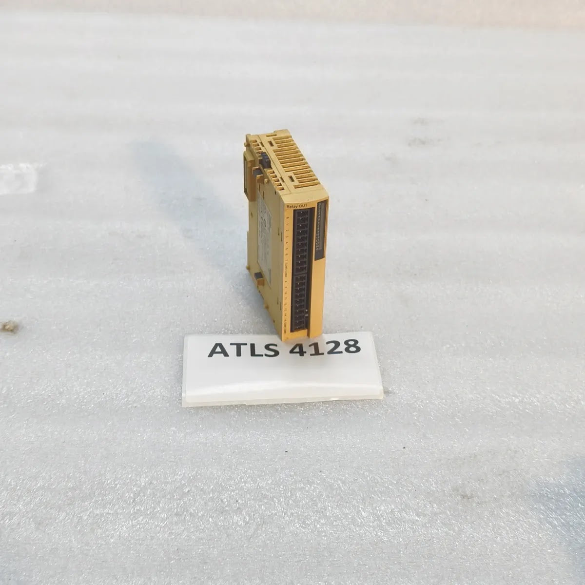 S Electric TWDDRA16RT Twido Relay Output Module 16 Outputs 2A