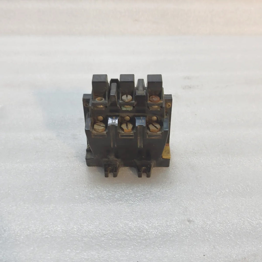 A Bradley ECPB Thermal Overload Relay 3 Pole 120-600V AC