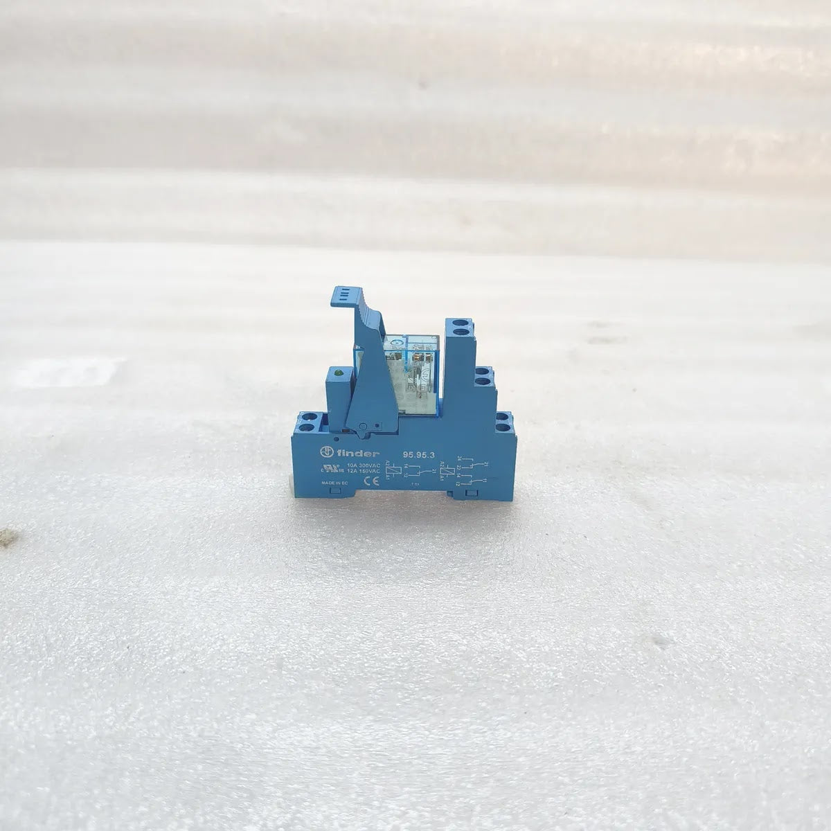 FINDER 95.95.3 DIN Rail Relay Socket 10A 300VAC