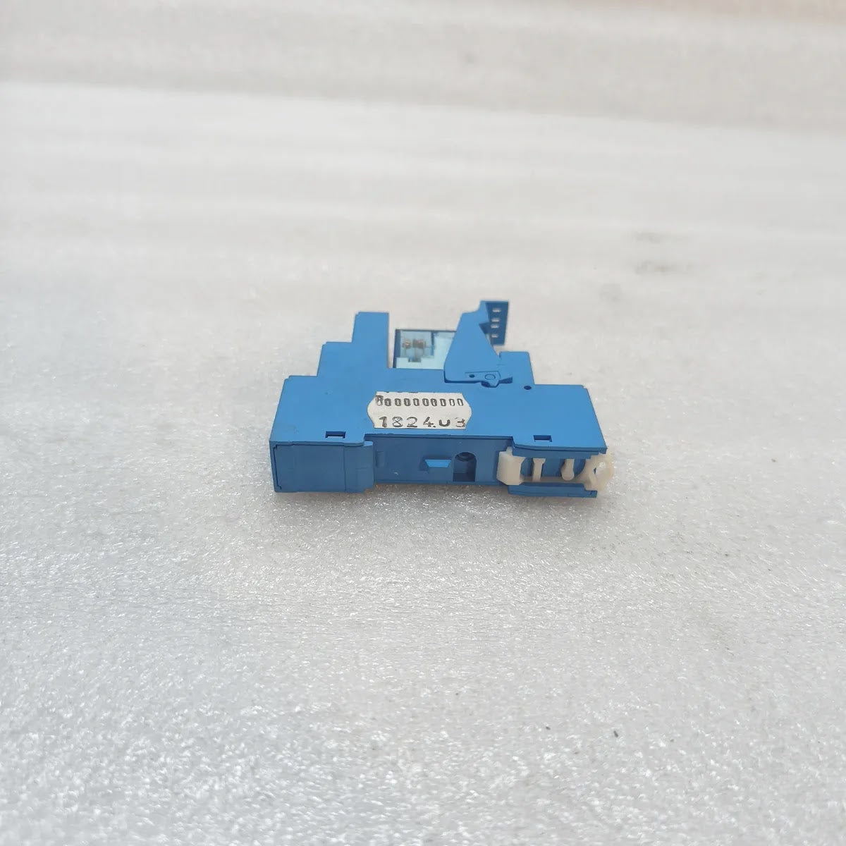 FINDER 95.95.3 DIN Rail Relay Socket 10A 300VAC